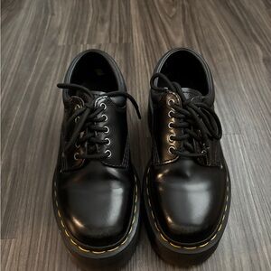 Dr Martens 8053 LEATHER PLATFORM CASUAL SHOES